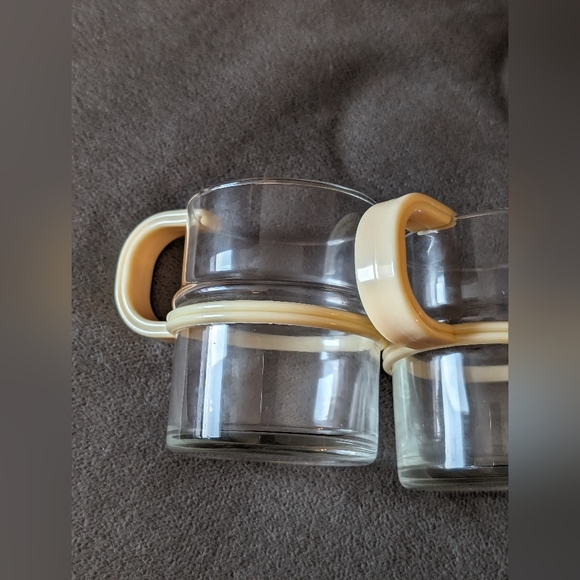6 Vintage Glass Mugs 8oz Coffee or Tea Glass Mugs with Cream Coloured Plastic - Picture 5 of 9